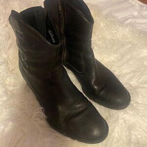 Born black ankle boots, gently used